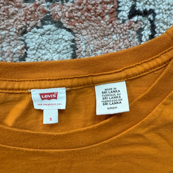 Levi's Tee - Picture 3 of 4